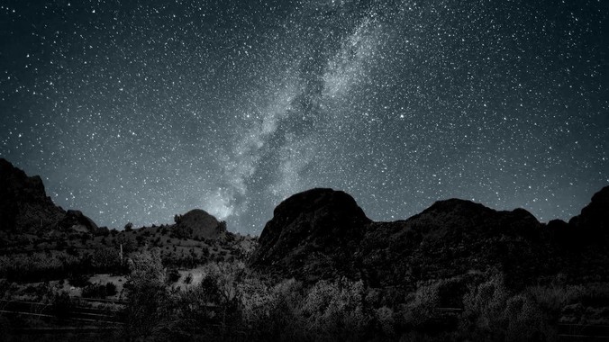 我上大一，需要买电脑，一共9000，但我妈说她给我3000，我心里很不舒服，怎么办？